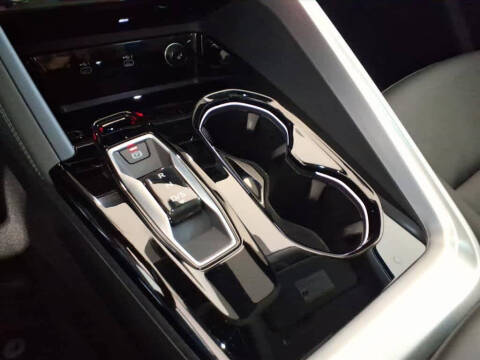 2025 Audi Q5 quattro Premium TFSI