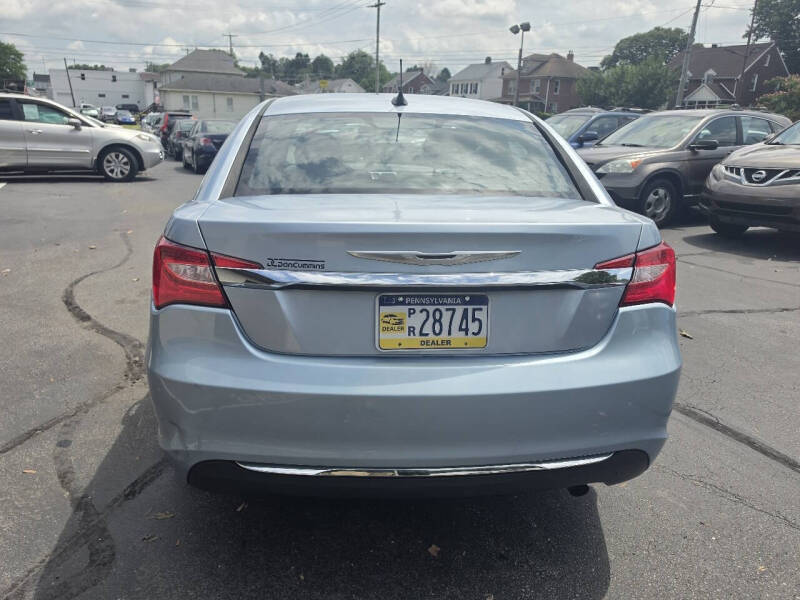 2012 Chrysler 200 LX