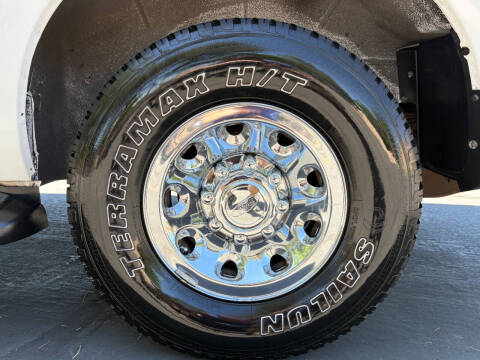 2004 Ford Excursion XLS