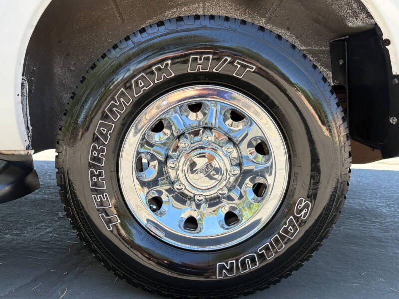 2004 Ford Excursion XLS