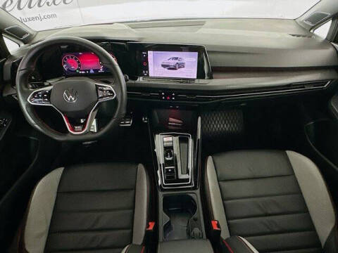 2024 Volkswagen Golf GTI Autobahn