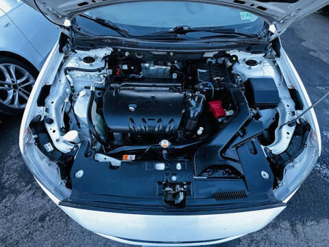 2017 Mitsubishi Lancer ES