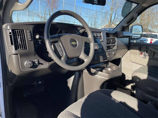 2024 Chevrolet Express 2500