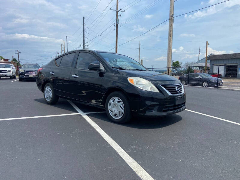 2012 Nissan Versa 1.6 SV