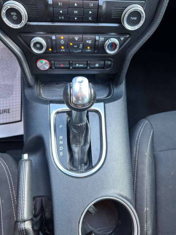 2021 Ford Mustang EcoBoost