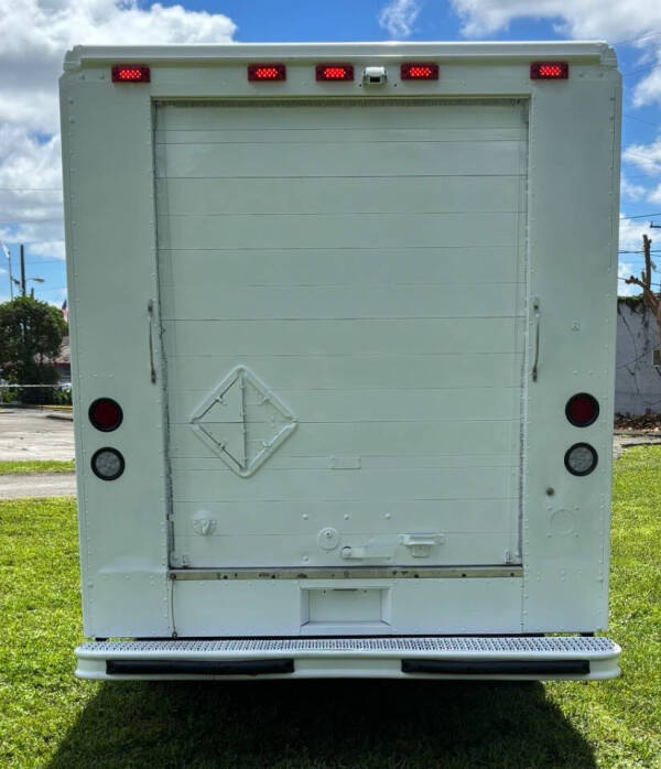 2004 Freightliner MT45 Chassis