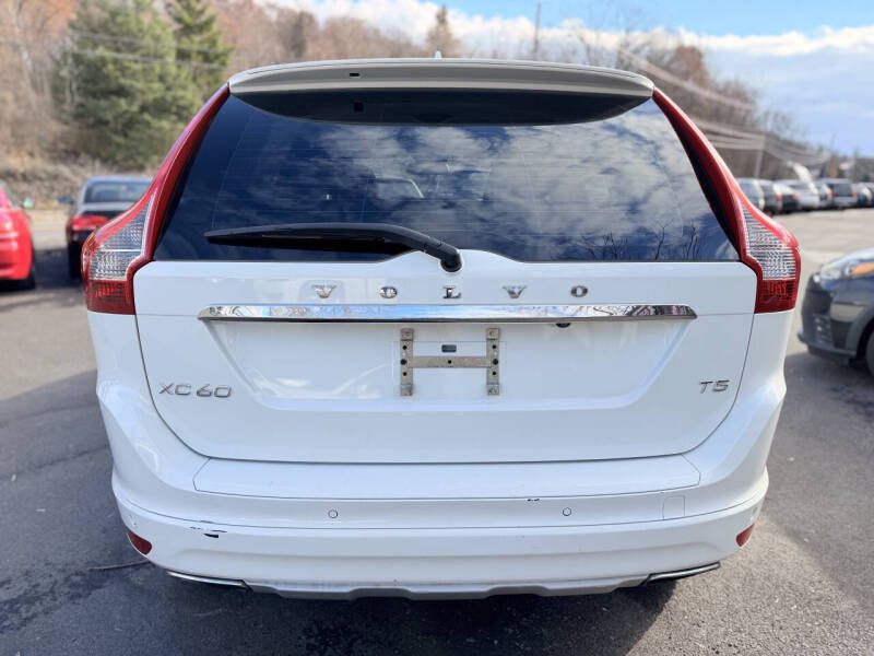 2016 Volvo XC60 T5 Drive-E