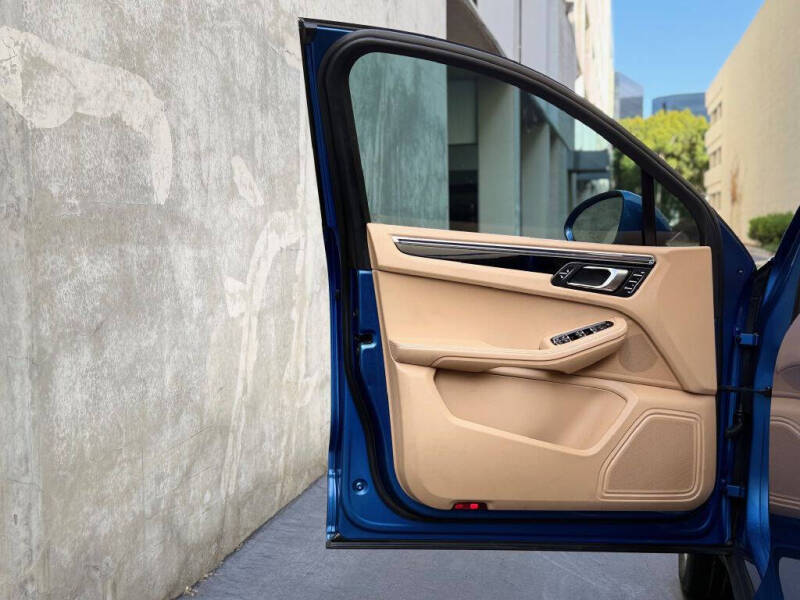 2015 Porsche Macan S