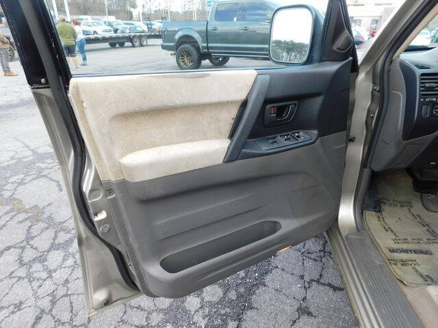 2002 Mitsubishi Montero XLS