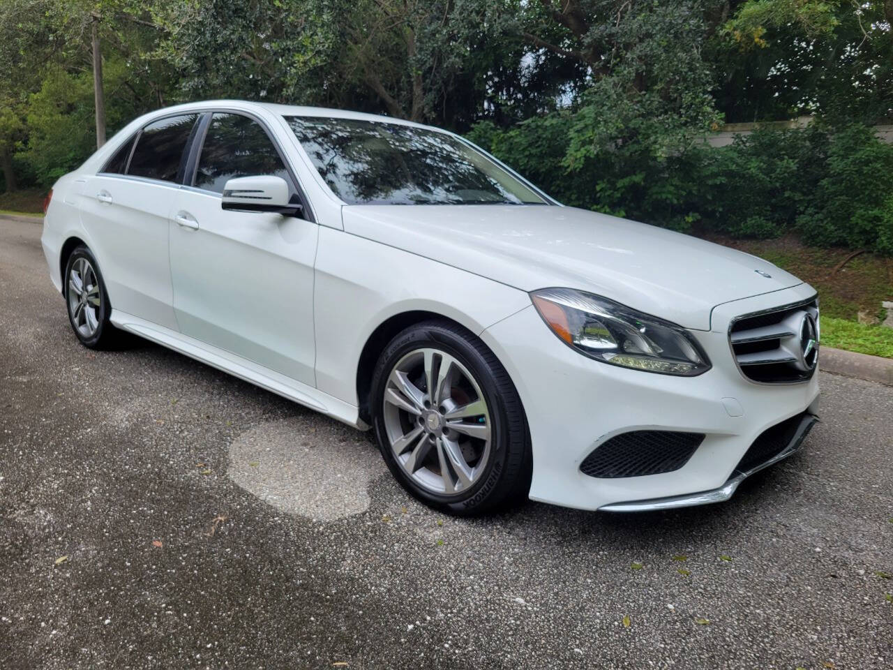 Off white 2015 Mercedes-Benz E-Class E 350 E 350 4dr Sedan 1