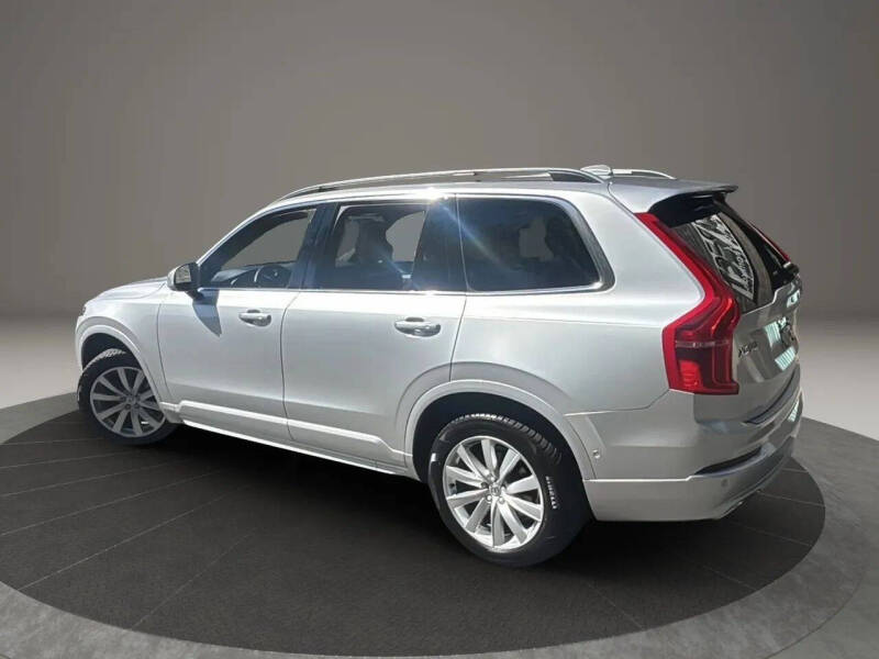 2017 Volvo XC90 T6 Momentum
