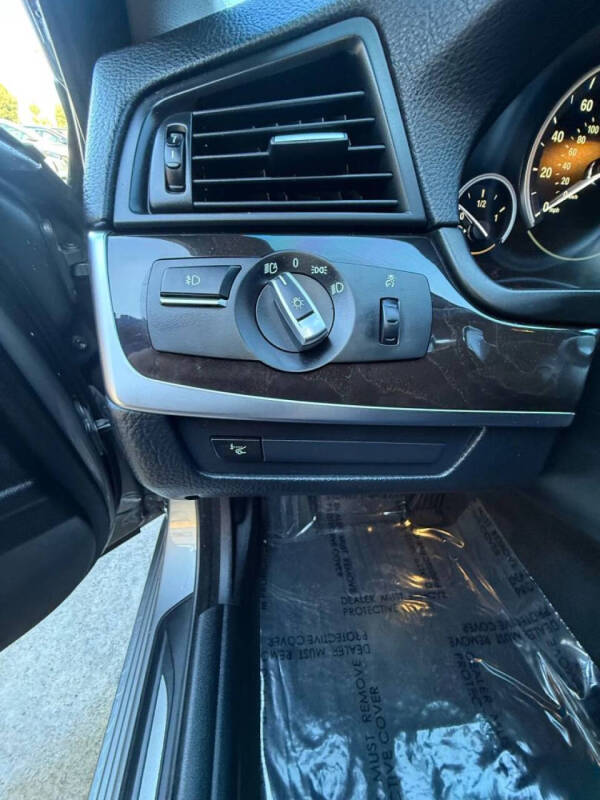 2016 BMW 5 Series 528i