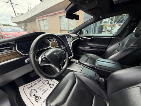 2016 Tesla Model S 70D
