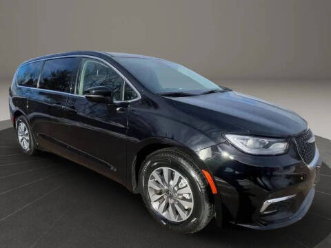 2024 Chrysler Pacifica Plug-In Hybrid Select
