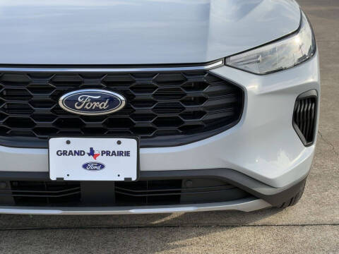 2025 Ford Escape Hybrid ST-Line