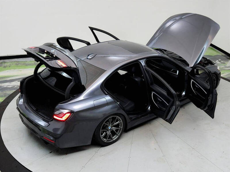 2018 BMW 3 Series 330i