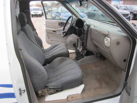 2000 Chevrolet S-10 LS