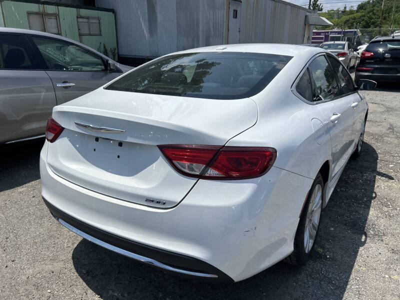 2015 Chrysler 200 Limited