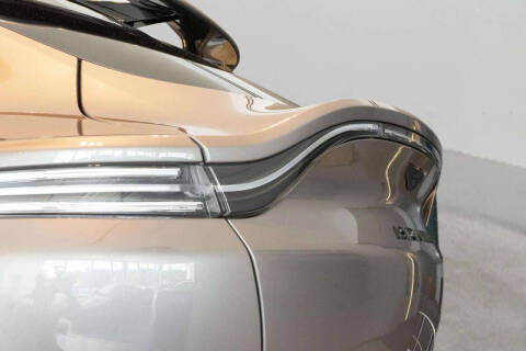 2023 Aston Martin DBX