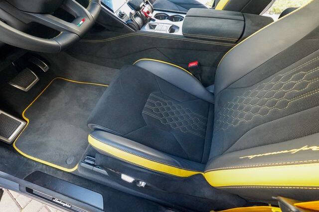 2023 Lamborghini Urus Performante