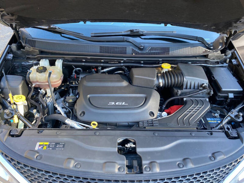 2017 Chrysler Pacifica Touring-L