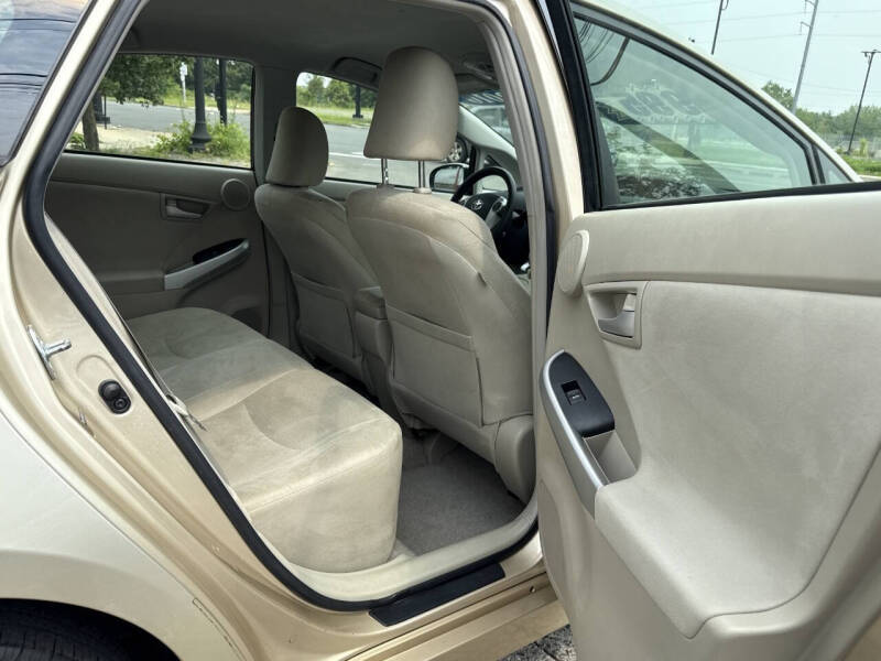 2010 Toyota Prius III