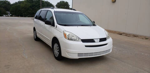 2005 Toyota Sienna for sale at Auto Choice in Belton MO