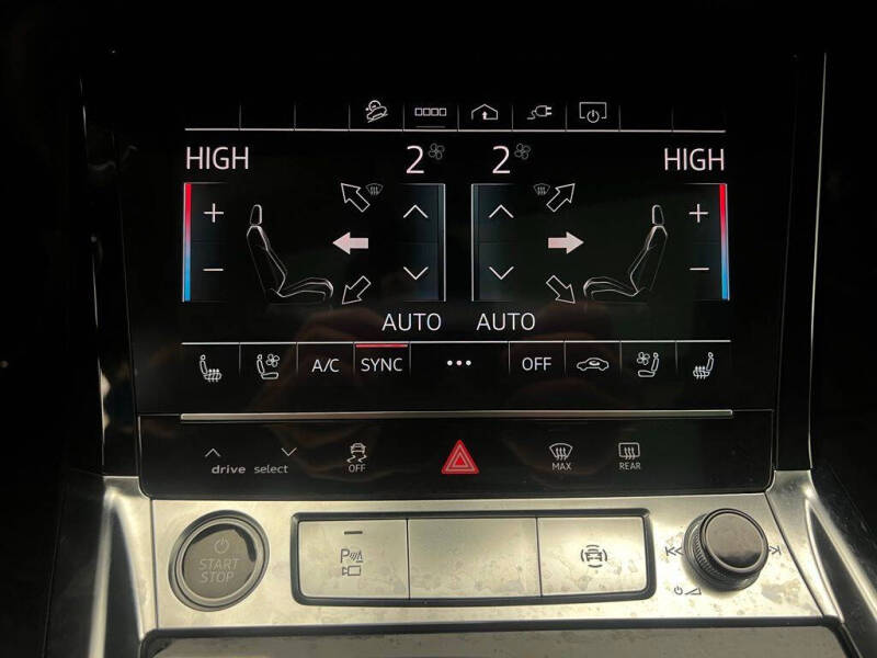 2022 Audi e-tron quattro Premium Plus