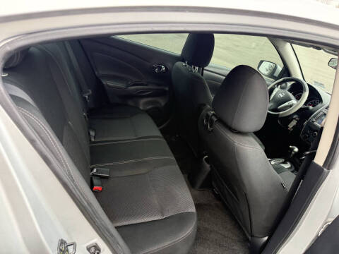 2019 Nissan Versa SV