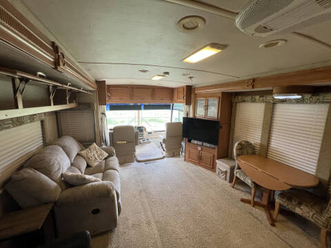2007 Winnebago Adventurer