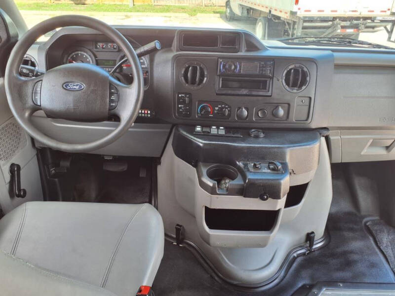 2021 Ford E-Series E-450 SD