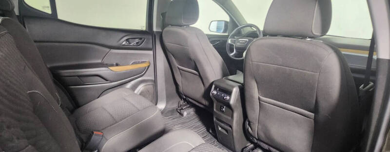 2017 GMC Acadia SLE-2