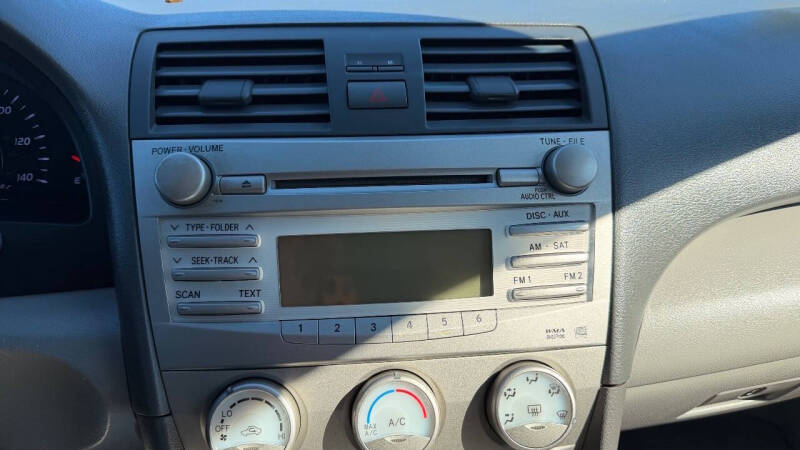 2011 Toyota Camry LE