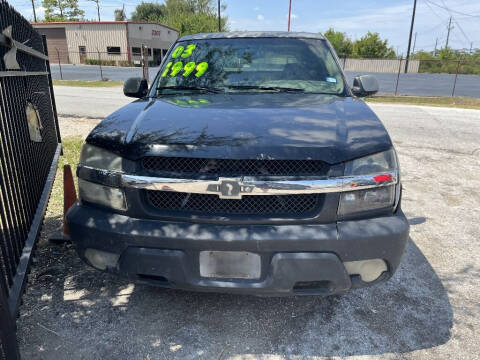 2003 Chevrolet Avalanche for sale at SCOTT HARRISON MOTOR CO in Houston TX