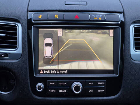 2015 Volkswagen Touareg V6 Lux