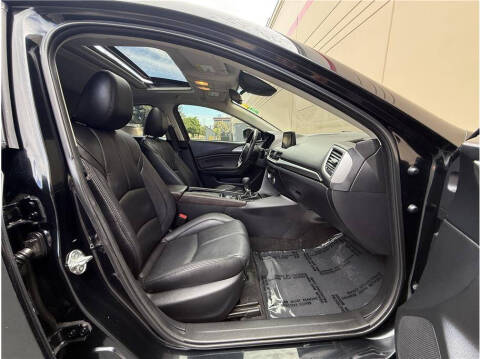 2018 Mazda MAZDA3 Touring