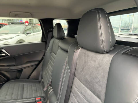 2026 Mitsubishi Outlander SE