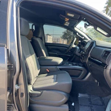 2024 Nissan Titan SV