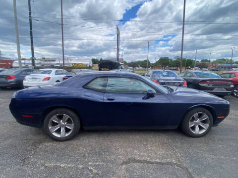 2016 Dodge Challenger SXT Plus
