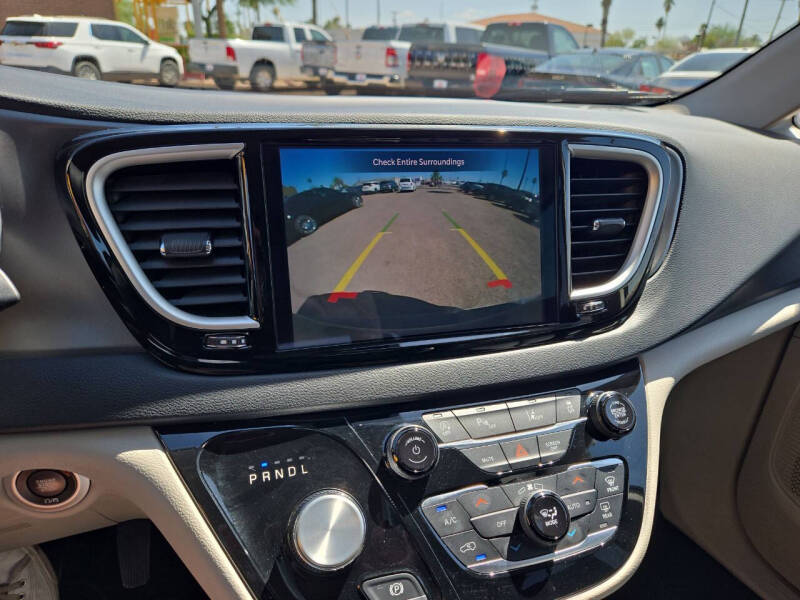 2023 Chrysler Pacifica Touring L