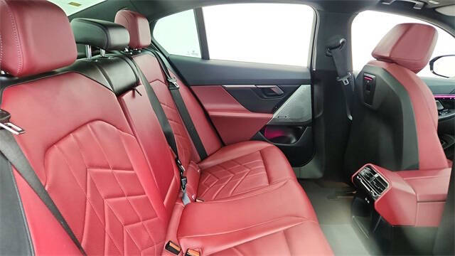 2024 BMW i5 eDrive40