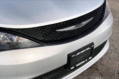 2022 Chrysler Voyager LX