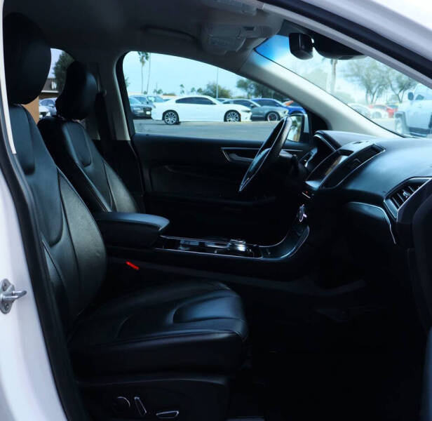 2019 Ford Edge Titanium