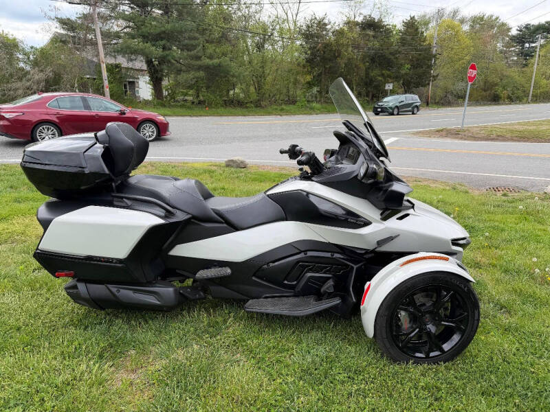 2021 Can-Am RT