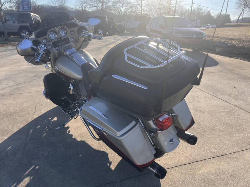 2006 Harley-Davidson FLHTCUSE