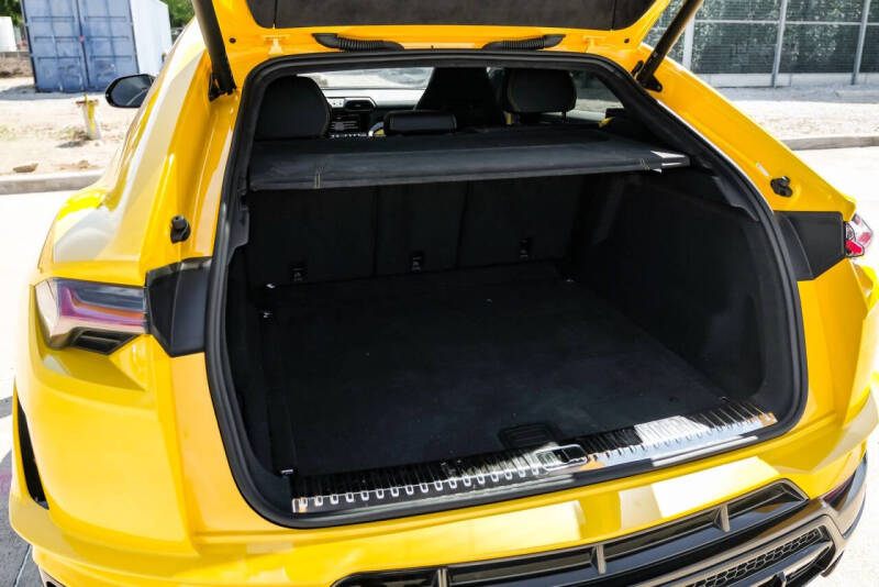 2024 Lamborghini Urus S
