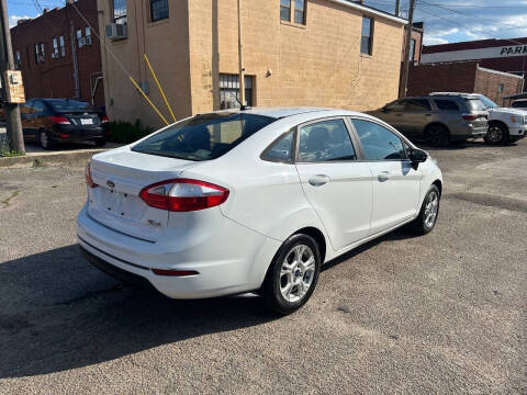 2016 Ford Fiesta SE