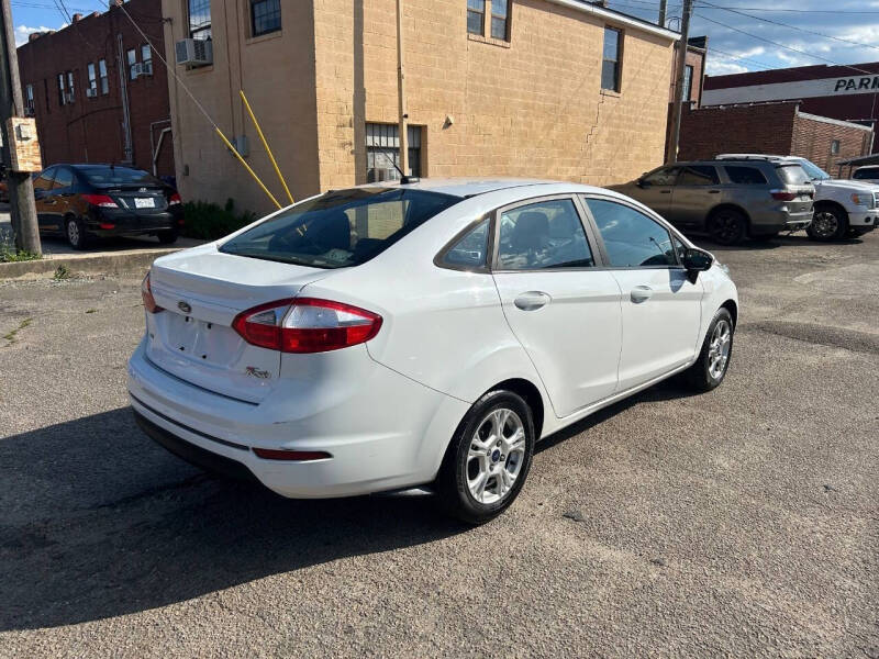 2016 Ford Fiesta SE