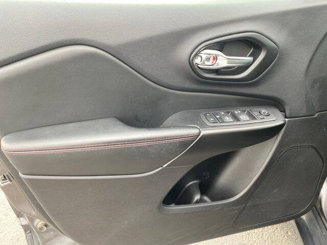 2022 Jeep Cherokee Trailhawk