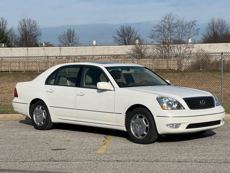 2002 Lexus LS 430 for sale at NeoClassics in Willoughby OH